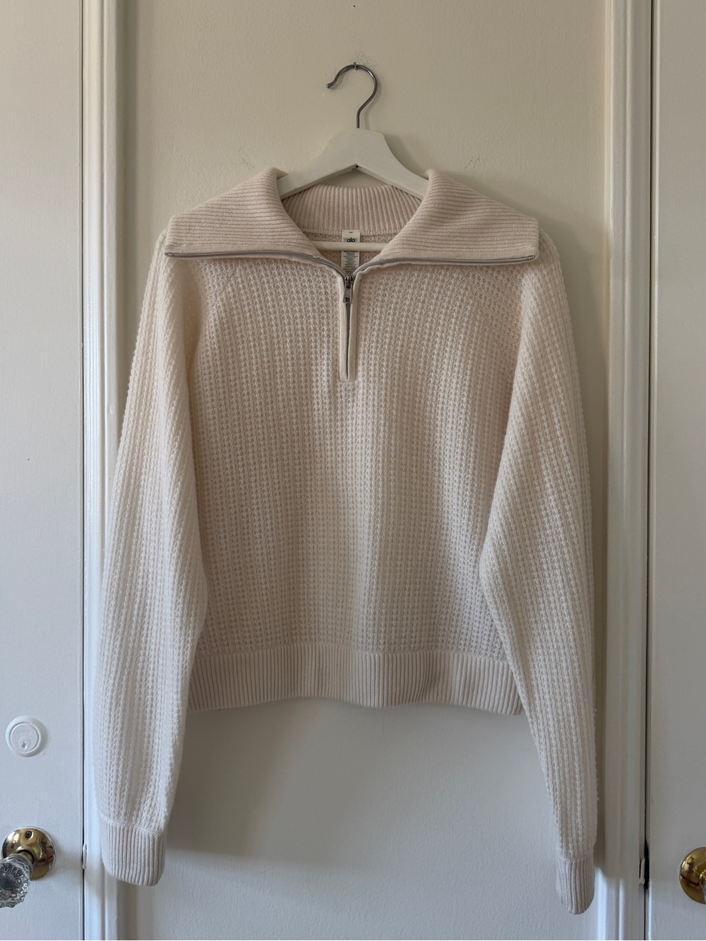 ALO Cashmere Plush Waffle 1/4 Zip Pullover in Ivory - Medium